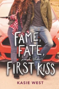 Featured image for Zusammenfassung von 'Fame, Fate, and the First Kiss' von Kasie West