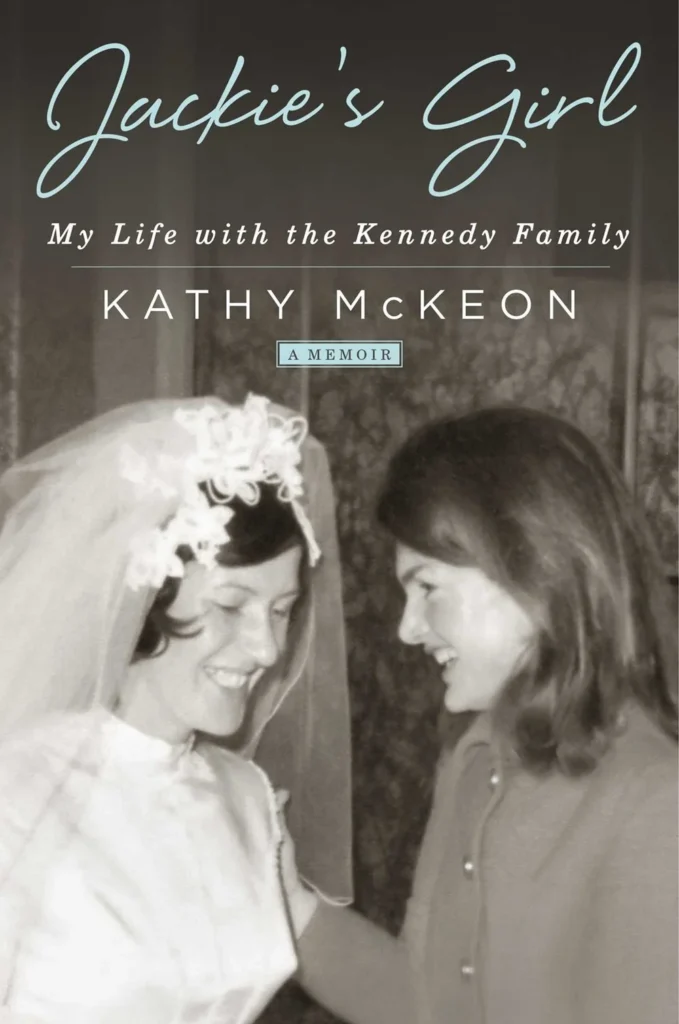 Featured image for Zusammenfassung von 'Jackies Girl: Mein Leben mit der Familie Kennedy' von Kathy McKeon