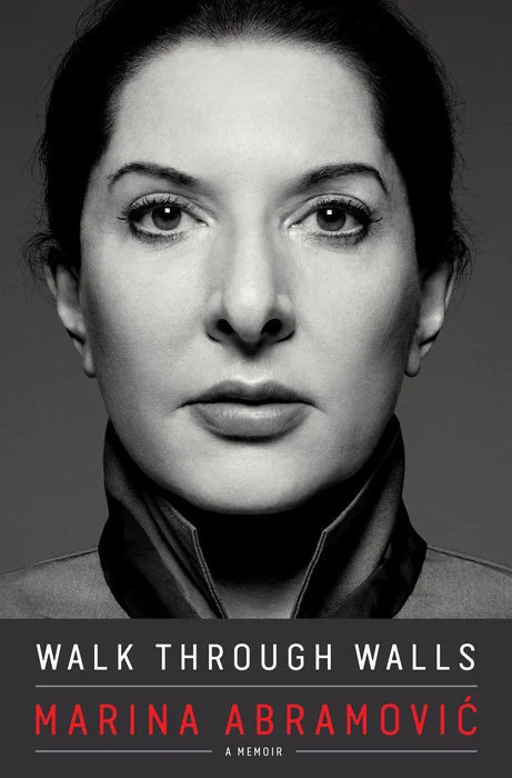 Featured image for Zusammenfassung von 'Durch Wände: Eine Erinnerungen' von Marina Abramović