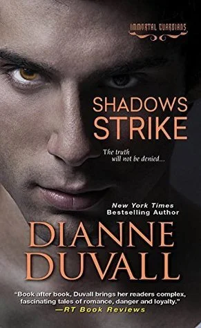 Featured image for Zusammenfassung von 'Shadows Strike' von Dianne Duvall
