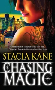 Featured image for Zusammenfassung von 'Chasing Magic' von Stacia Kane