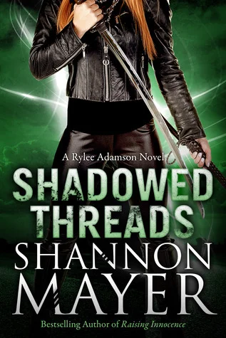 Featured image for Zusammenfassung von „Shadowed Threads“ von Shannon Mayer
