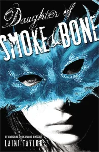 Featured image for Zusammenfassung von 'Daughter of Smoke and Bone' von Laini Taylor