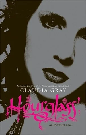 Featured image for Zusammenfassung von 'Hourglass' von Claudia Gray