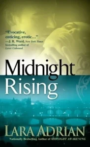 Featured image for Zusammenfassung von 'Midnight Rising' von Lara Adrian