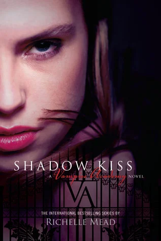 Featured image for Zusammenfassung von 'Shadow Kiss' von Richelle Mead