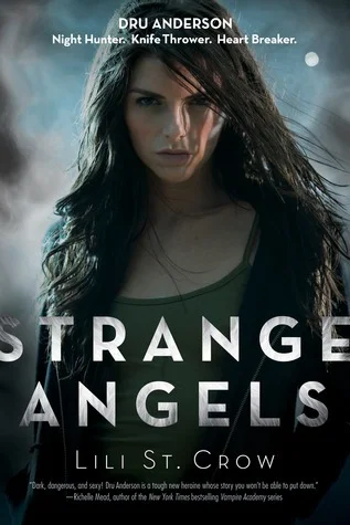 Featured image for Zusammenfassung von "Strange Angels" von Lili St. Crow