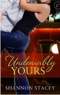 Featured image for Zusammenfassung von 'Undeniably Yours' von Shannon Stacey
